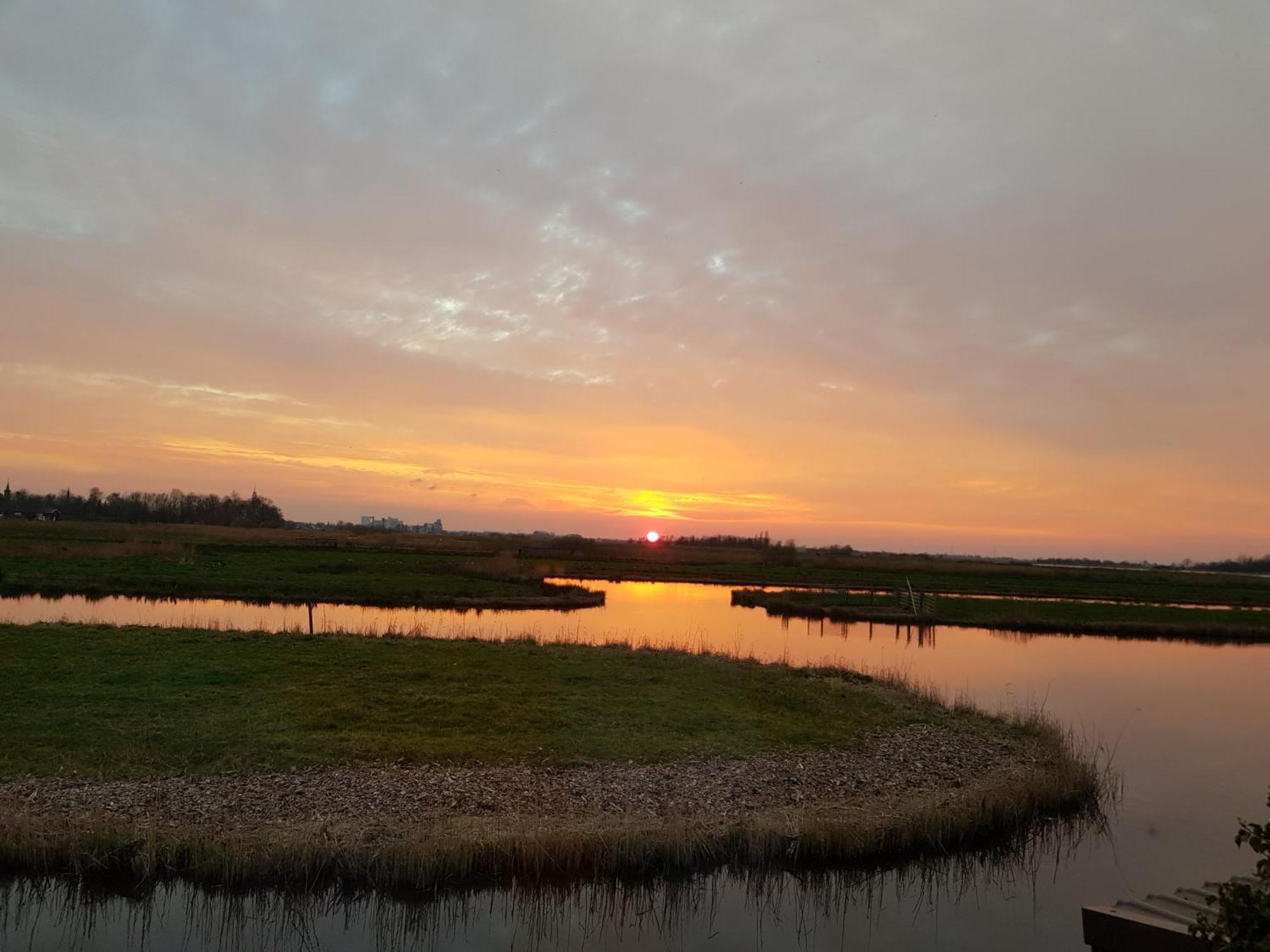 Walvisch Van Ghyspe Wormer Bagian luar foto